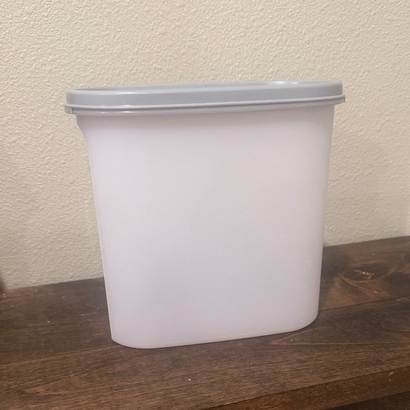 Tupperware® Modular Mates® Oval 3 | Food Storage Container | One Container - Picture 1 of 3